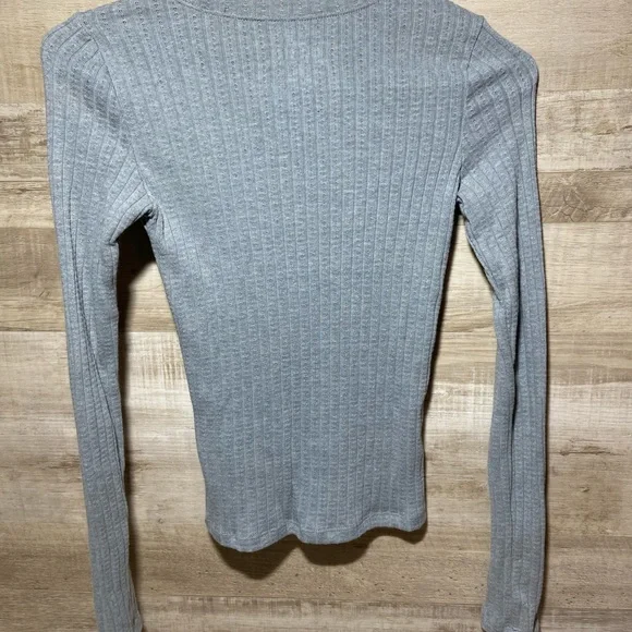 Hollister Shirt - Picture 4 of 4